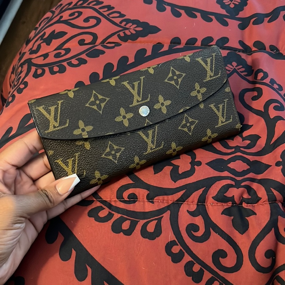 COPY LV WALLET